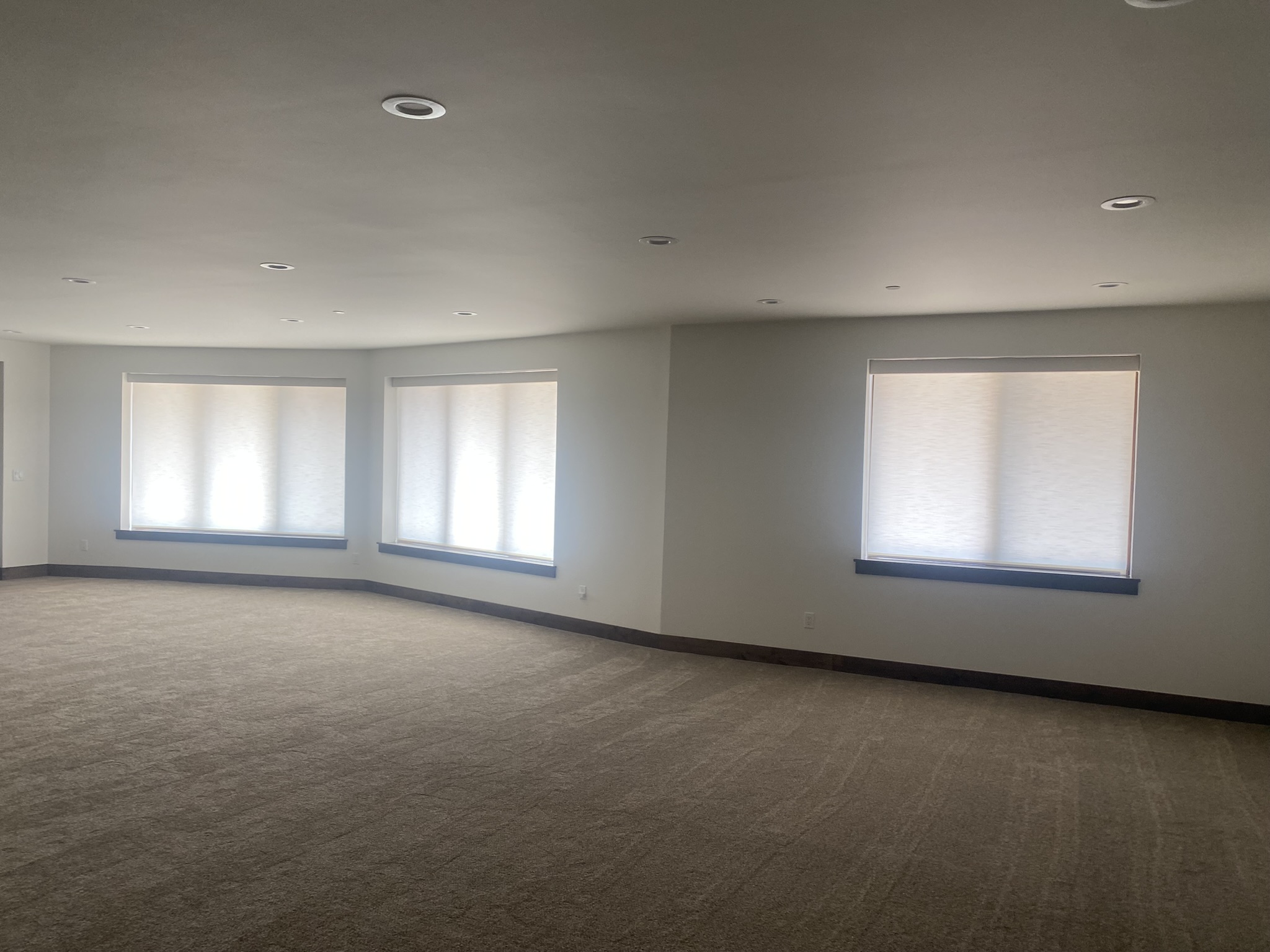 Norman Soluna premium roller shades